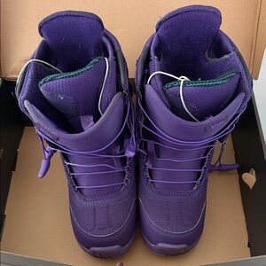 Women's Purple Snowboarding Boots by Burton